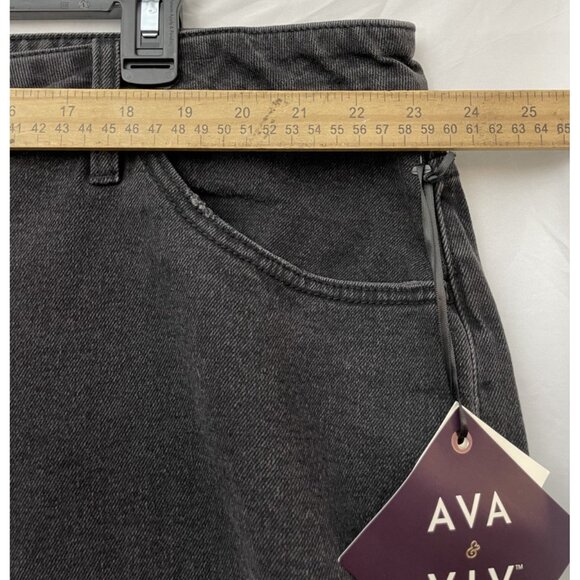 Ava & Viv Women's Plus Size 24 Black Denim 6" High Rise Shorts NWT - Picture 6 of 13